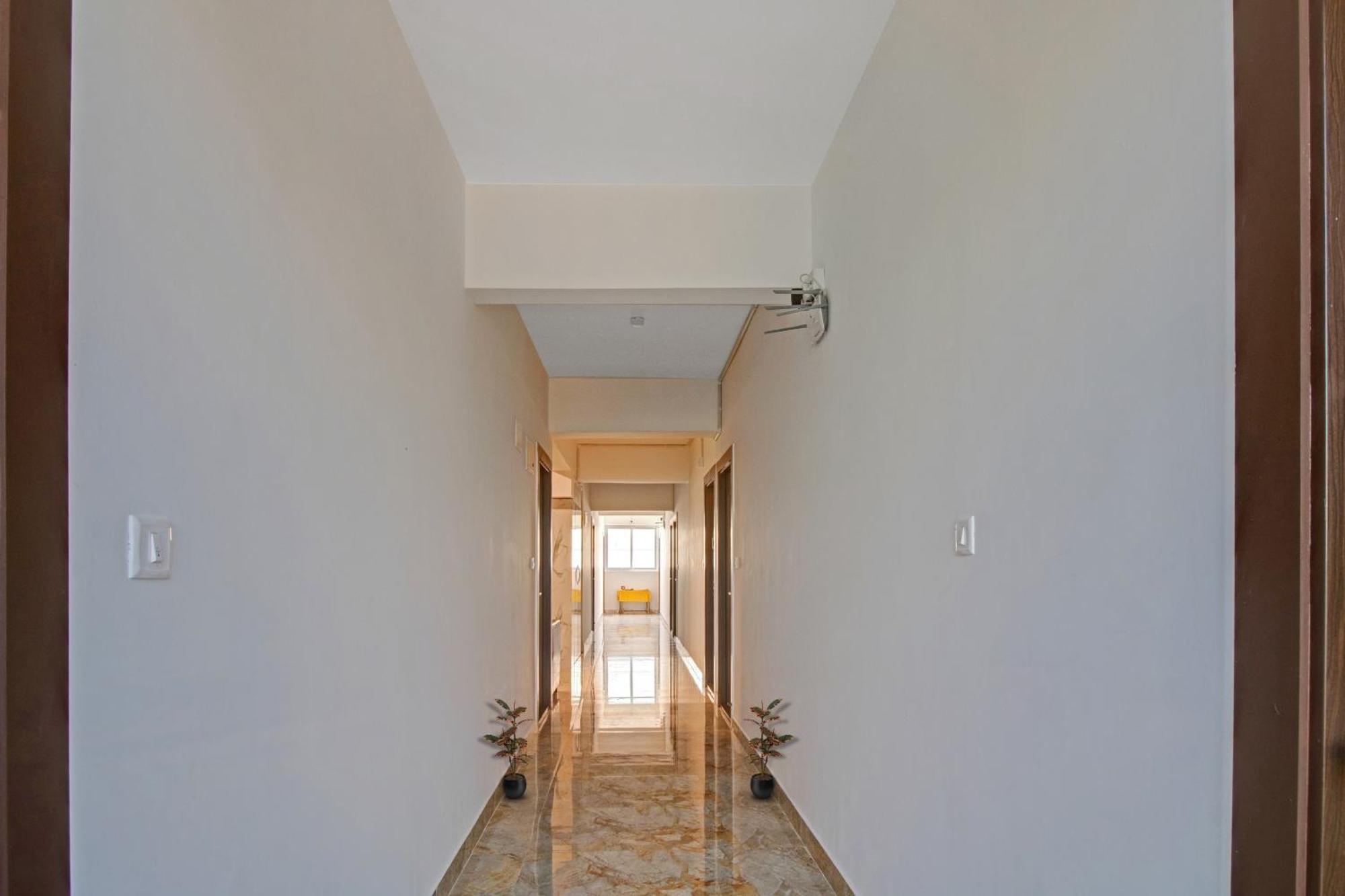 Super Collection O Petals Otium Business Hotel Bangalore Exterior foto