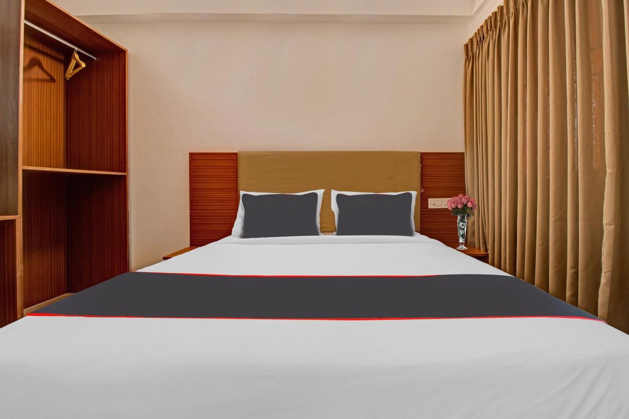 Super Collection O Petals Otium Business Hotel Bangalore Exterior foto